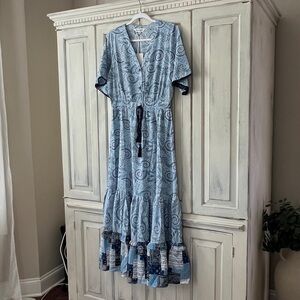 🟠NWT DAVI & DANI Maxi Tiered Drawstring Short Sleeve Dress in Blue Print MED